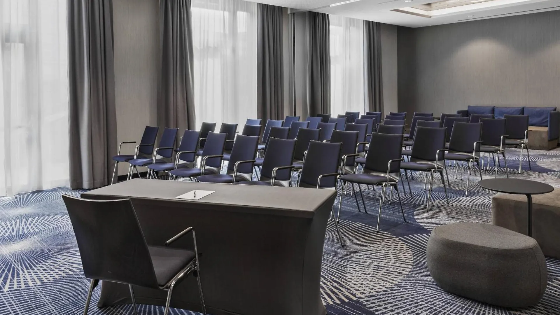 Courtyard By Marriott Hamburg City