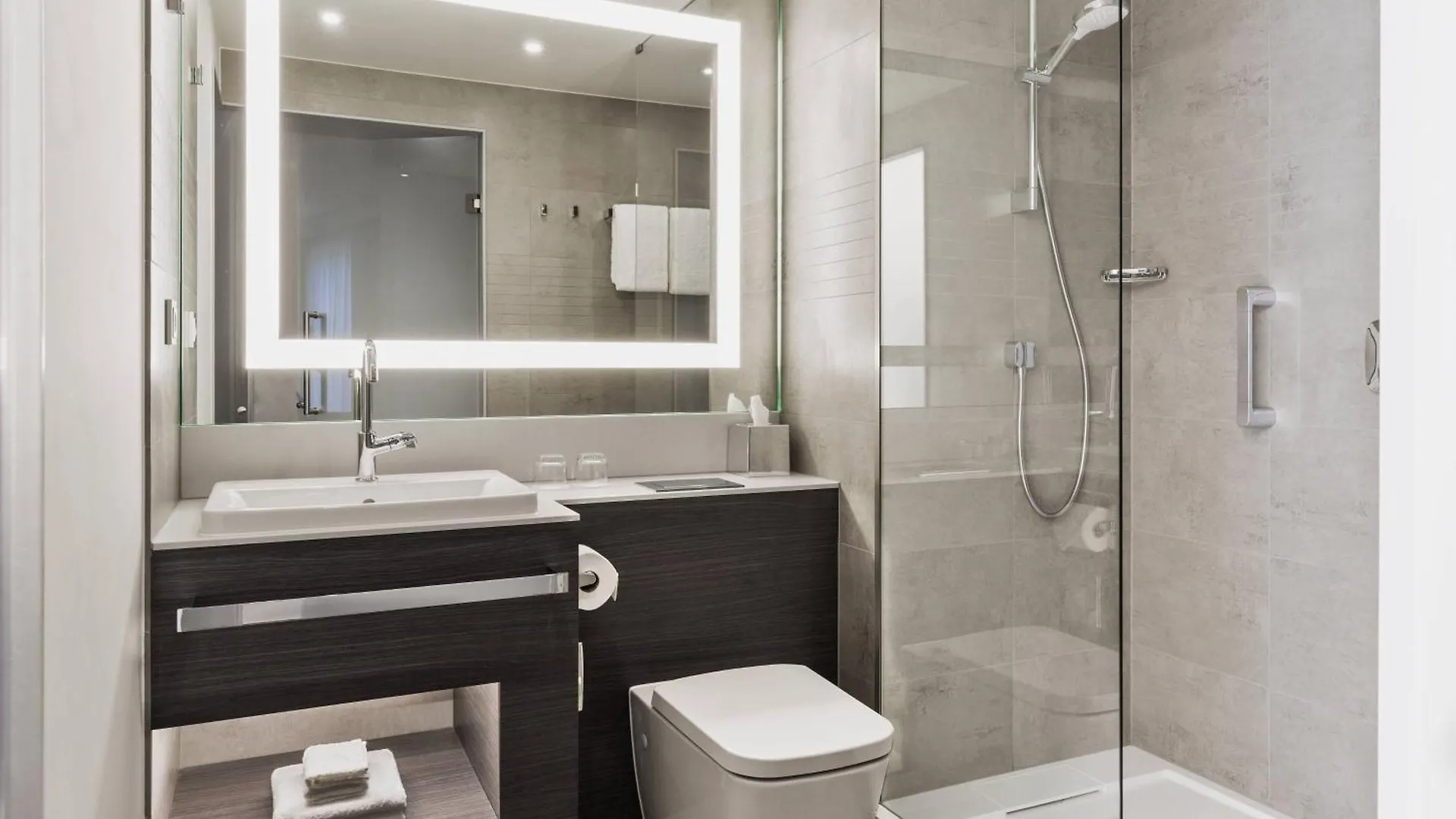 Courtyard By Marriott Hamburg City 4*,