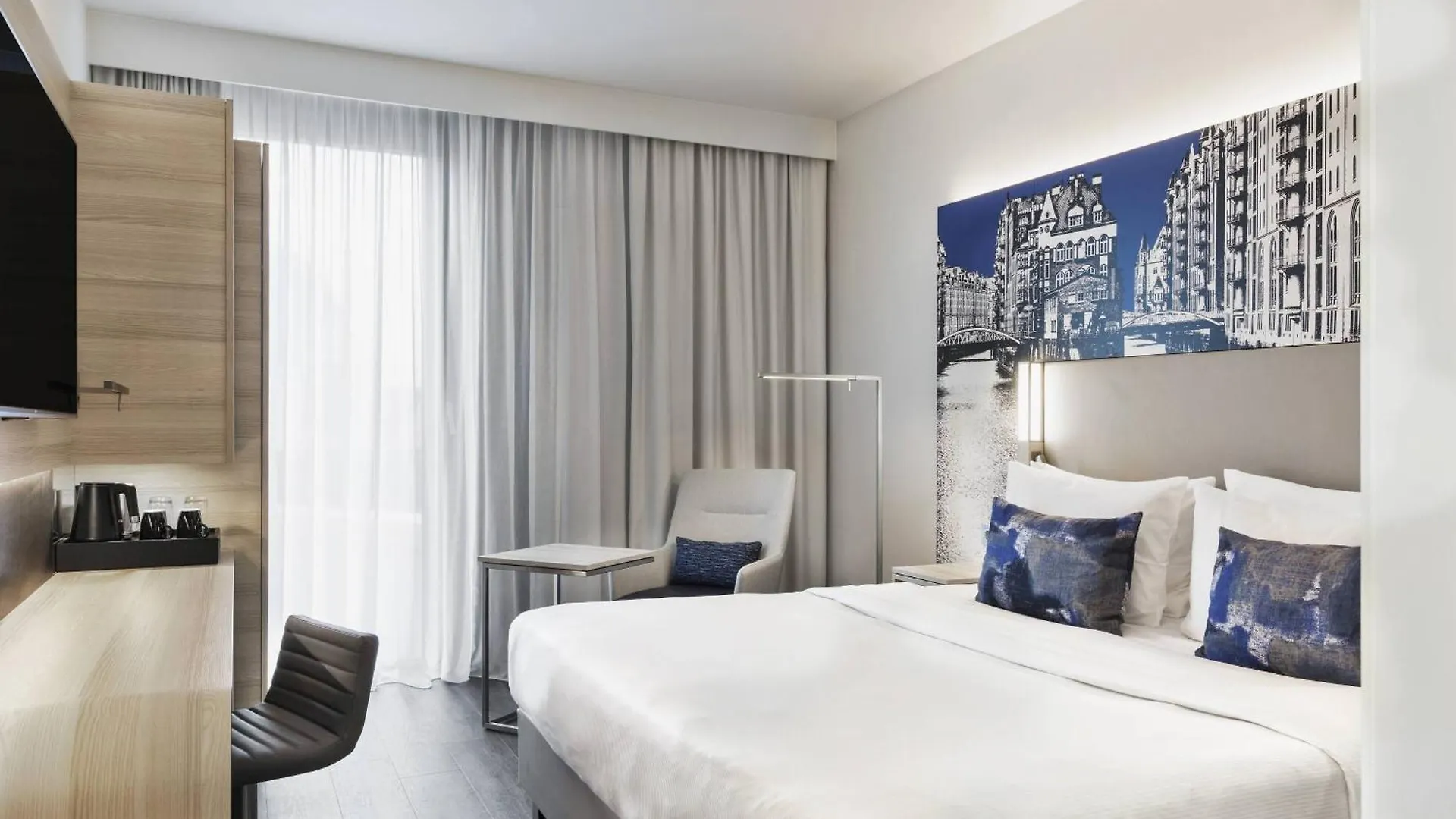Courtyard By Marriott Hamburg City Hotel